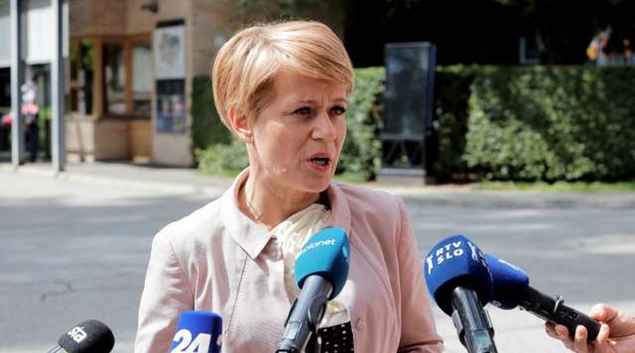 Koalicijski politiki previdni v komentarjih, opozicija poziva k odgovornosti celotno vlado (foto: STA)