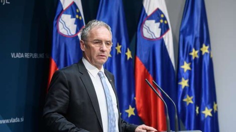 V opoziciji kritični glede dogajanja okoli Hojsovega odstopa