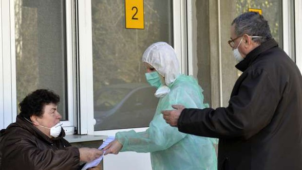 
                            Razmere na Balkanu se ne umirjajo. Število novih okužb v večini držav ostaja visoko. (foto: Tanjug/STA)