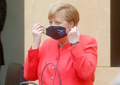 Nemška kanclerka Angela Merkel prvič v javnosti z masko