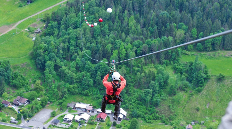 V Črni na Koroškem odprli najdaljšo jeklenico za spuste v Sloveniji! Minuta spusta in 120 km na uro (foto: Občina Črna na Koroškem)