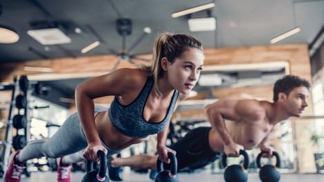 Fitnesi ne predstavljajo dodatnega tveganja za okužbo s COVID-19