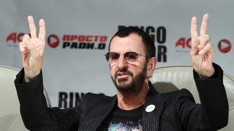 Ringo Starr še pri 80 verjame v mir in ljubezen