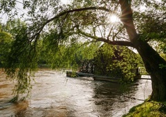 Zaradi neurja je s plavajočega mlina na Muri odneslo mlinsko kolo