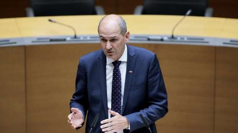 Janša: Aplikacija edina alternativa ustavitvi javnega življenja zaradi covida-19