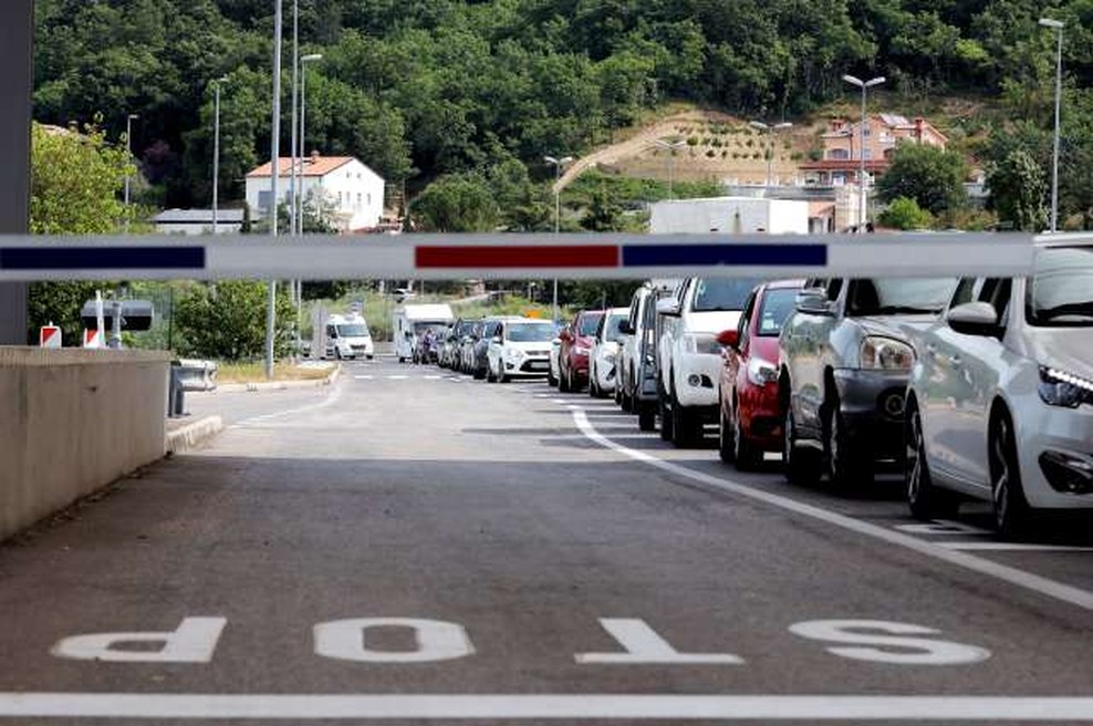 Na Hrvaškem v prvem julijskem tednu skoraj 70.000 slovenskih turistov (foto: Daniel Novakovič/STA)