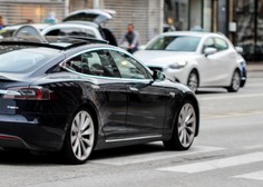 Elon Musk s Teslo blizu razvoju povsem avtonomnega vozila