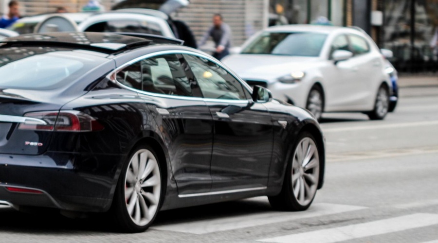 Elon Musk s Teslo blizu razvoju povsem avtonomnega vozila (foto: profimedia)