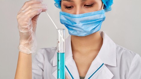 V sredo pri nas 13 novih okužb, na Hrvaškem pa kar 76