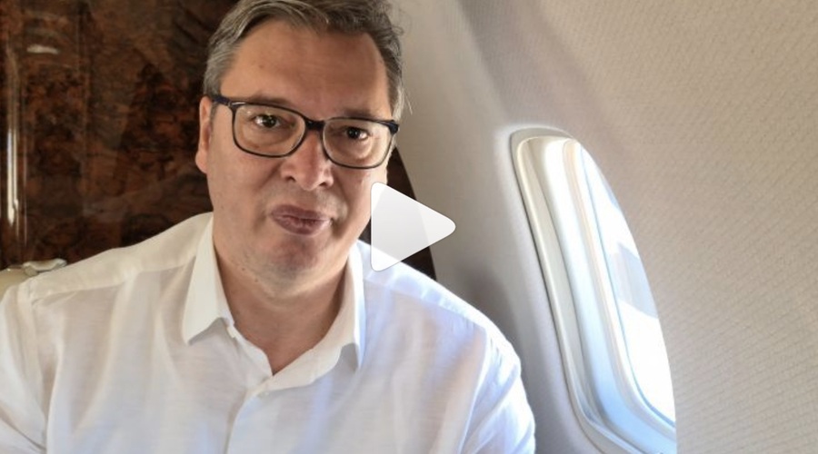 Vučić kar prek Instagrama na letalu: Letim v Pariz, da se borim za našo Srbijo (foto: Instagram)