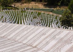 V Potočarih zaradi epidemije okrnjena spominska slovesnost za žrtve genocida v Srebrenici