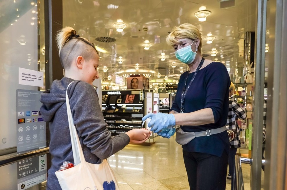 Na Hrvaškem še 116 okuženih, kar je najvišja dnevna številka od 25. februarja. Slabi podatki tudi iz BiH. (foto: profimedia)