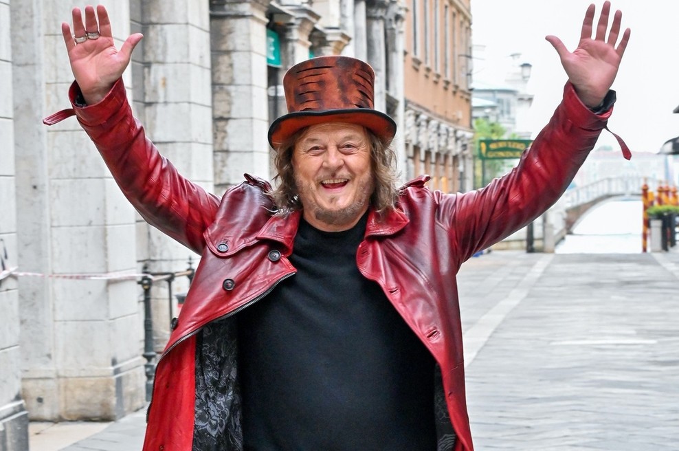 Italijanski pevec Zucchero zaradi epidemije prestavil načrtovane koncerte na prihodnje leto (foto: profimedia)