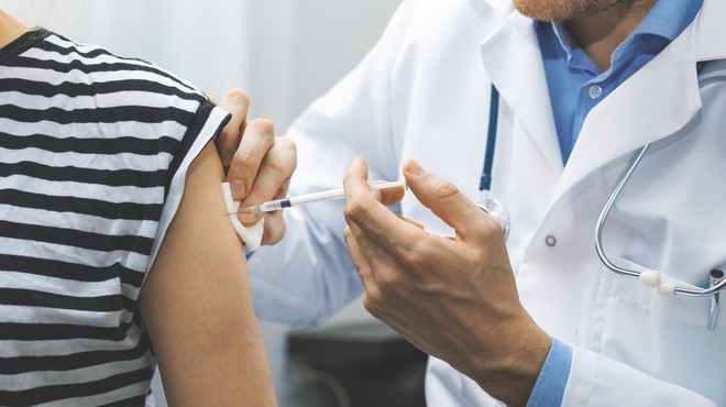 Testiranje cepiva proti covidu-19: v Nemčiji se je prijavilo okoli štiri tisoč prostovoljcev (foto: profimedia)
