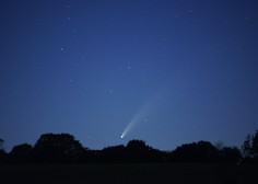 Eden najsvetlejših kometov zadnjih let bo naslednje dni moč videti tudi zvečer