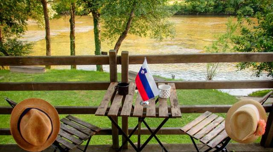 Prebivalci Slovenije so doslej unovčili 100.000 turističnih bonov (foto: Nebojša Tejić/STA)