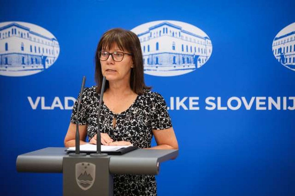 Zdravstveni inšpektorji so od petka do nedelje opravili 945 nadzorov spoštovanja karantene (foto: Anže Malovrh/STA)