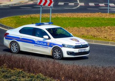Vinjena Slovenka hrvaške policiste še žalila. Kazen: 1.400 EUR!