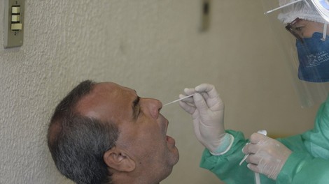 V Hrastniku so takoj po novih okužbah v kraju zaprli vrata doma za starejše in se lotili testiranja