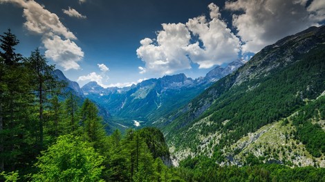 Poletna literatura Planinske zveze Slovenije, primerna za počitniške dni