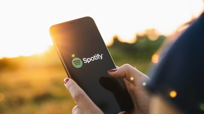 Priljubljena storitev za pretakanje avdio vsebin Spotify na voljo tudi v Sloveniji (foto: Shutterstock)