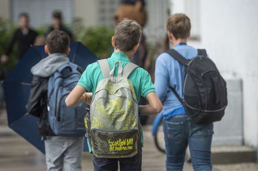 Zaradi odprtih šol stopnja okuženosti med učenci na Švedskem ni višja (foto: Bor Slana/STA)