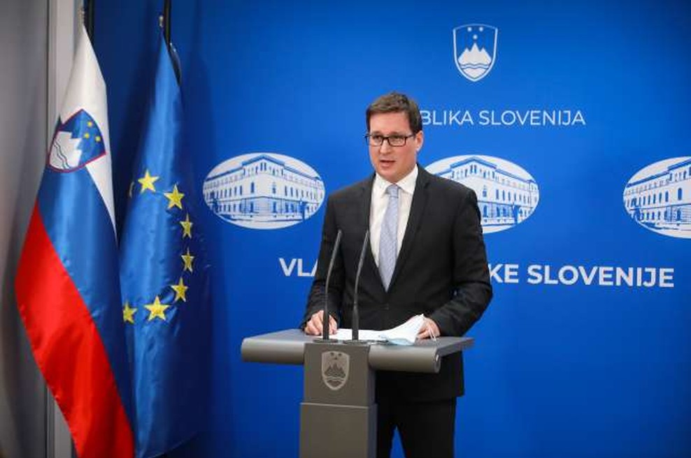 Podjetje RSteam bo za prilagoditev koronske aplikacije dobilo 4026 evrov (foto: Anže Malovrh/STA)