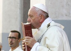 Vatikan s priročnikom na 30 straneh o ravnanju v primeru pedofilije