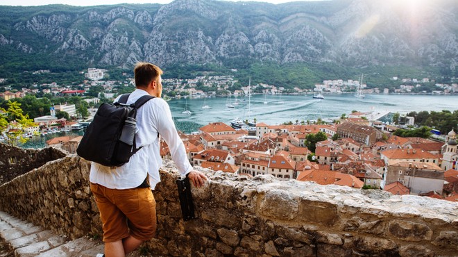 Na rdečem seznamu od danes Črna gora, Hrvaška ostaja na rumenem (foto: Shutterstock)