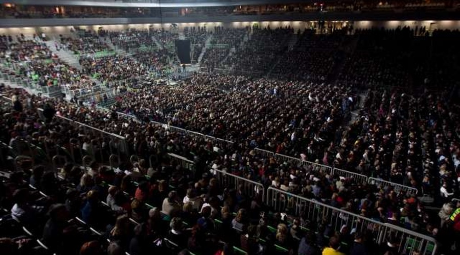 Nemški znanstveniki nameravajo izvesti eksperiment o širjenju virusa med obiskovalci koncertov (foto: Stanko Gruden/STA)