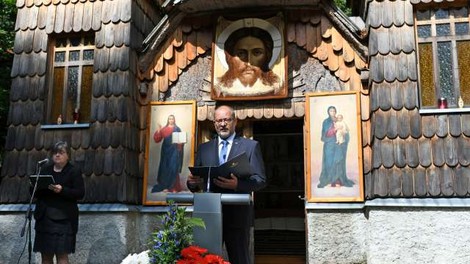 Na slovesnosti ob Ruski kapelici pod Vršičem poziv k solidarnosti med narodi