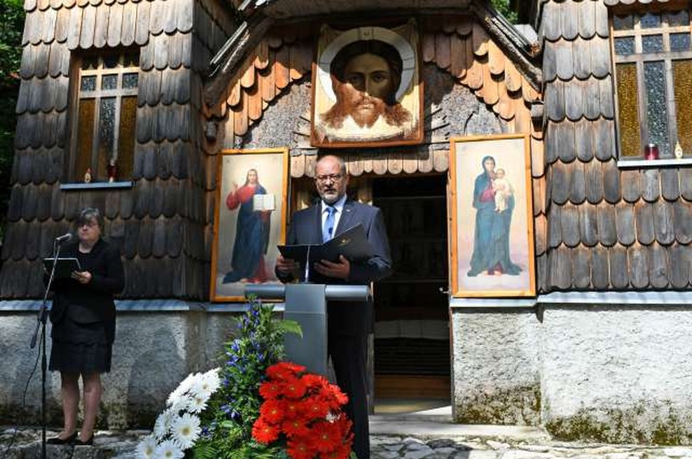 Na slovesnosti ob Ruski kapelici pod Vršičem poziv k solidarnosti med narodi (foto: STA/Tamino Petelinšek)