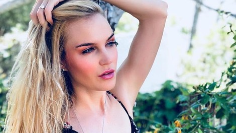 Takšne kopalke pa letos nosi vremenarka Liza Praprotnik