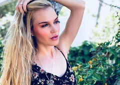 Takšne kopalke pa letos nosi vremenarka Liza Praprotnik