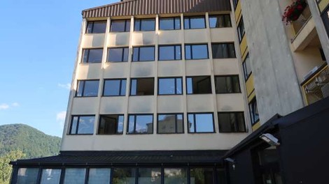 V nedeljo je bilo v Sloveniji potrjenih novih 5 okužb s koronavirusom