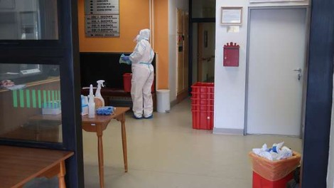 "V domu starejših v Hrastniku so virus pričakali goli in bosi!"