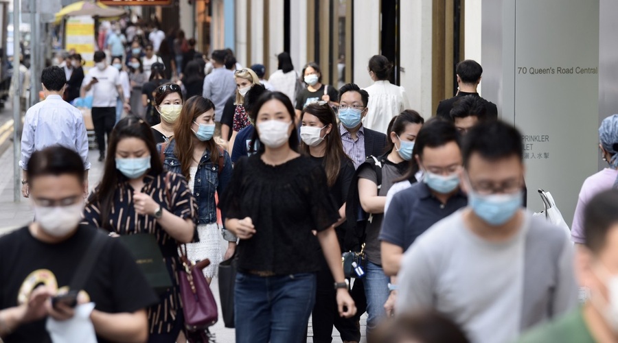 V Hongkongu bodo odslej obvezne zaščitne maske povsod in za vse! (foto: profimedia)