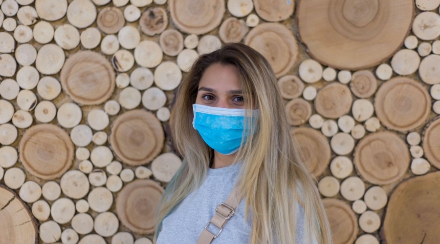 Neuporabe zaščitnih mask ni mogoče sankcionirati (ker ni bila razglašena epidemija) (foto: profimedia)
