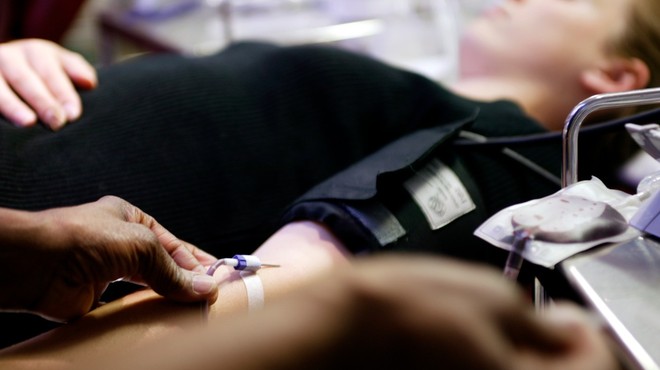 Zaloge krvi v Sloveniji nizke, zato pristojni vabijo na krvodajalske akcije (foto: profimedia)