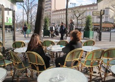 V Franciji bodo prepovedali ogrevanje zunanjih teras lokalov