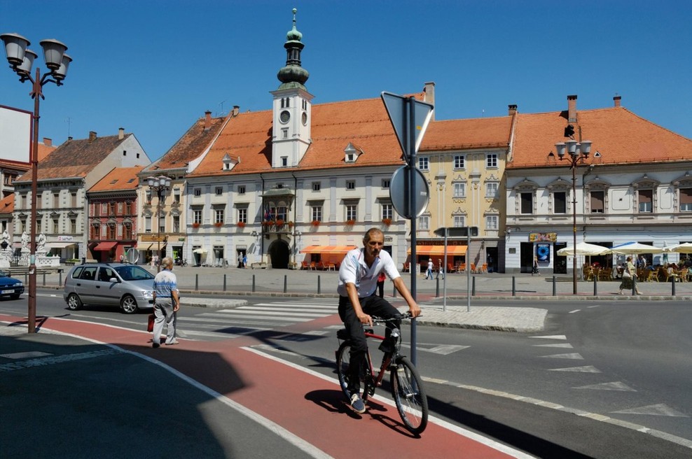 V sredo v Slovenij potrdili 24 okužb z novim koronavirusom (foto: profimedia)