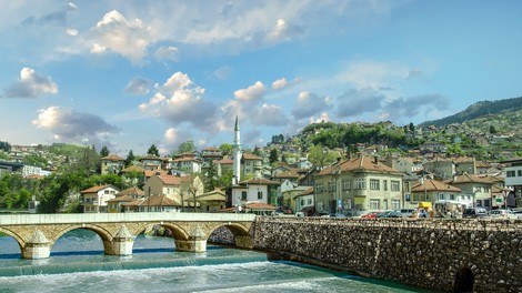 V državah vzhodnega Balkana dnevno število okuženih nenehno raste