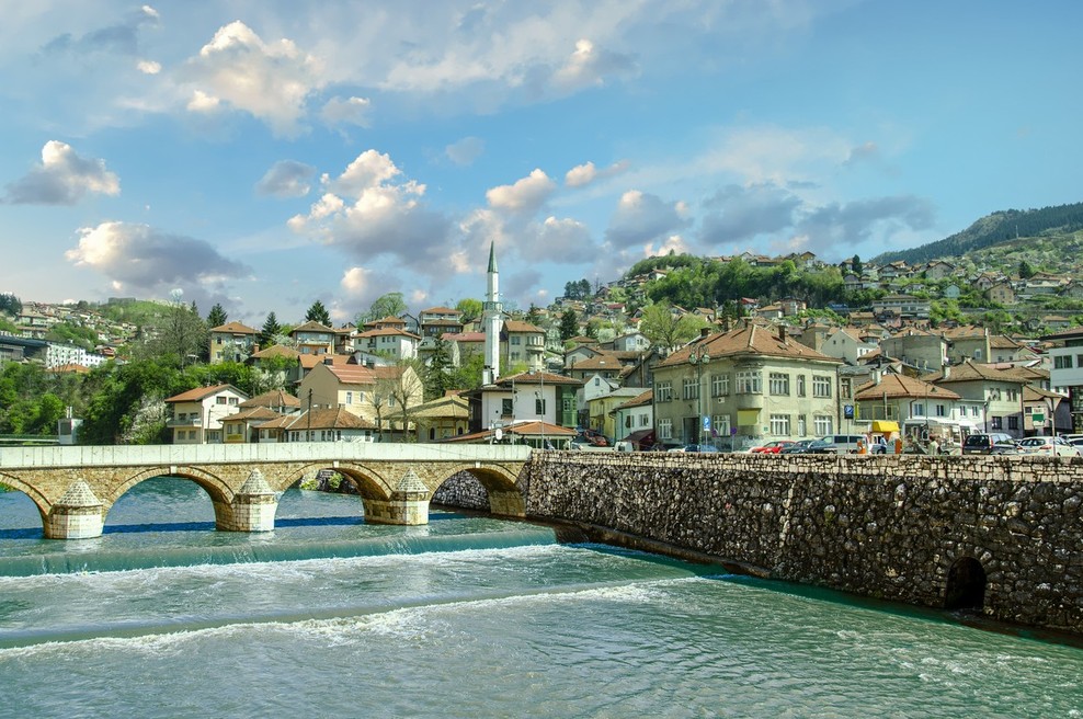 V državah vzhodnega Balkana dnevno število okuženih nenehno raste (foto: profimedia)