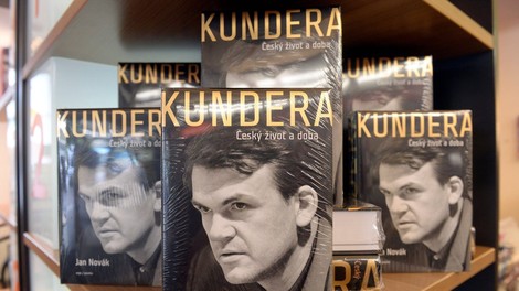 Milan Kundera zasebno knjižnico in arhiv prepustil knjižnici v Brnu