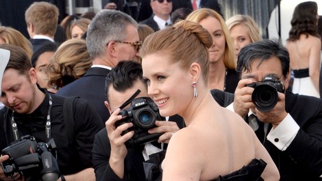 Šestkratna nominiranka za oskarja Amy Adams je sprejela glavno vlogo v črni komediji
