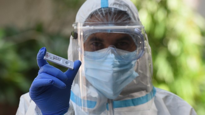 V nedeljo ob 272 testiranih ena potrjena okužba, v Hrastniku konec tedna brez novih okužb (foto: Profimedia)