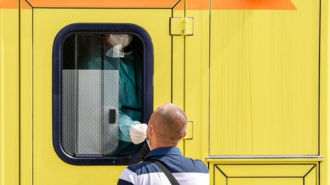 Na Balkanu znova rahlo povečanje okužb