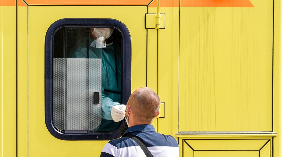 Na Balkanu znova rahlo povečanje okužb (foto: Profimedia)