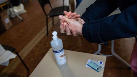 ZPS opozarja na velik cenovni razpon razkužil