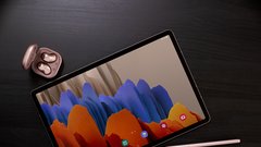 Galaxy Buds Live in Tab S7